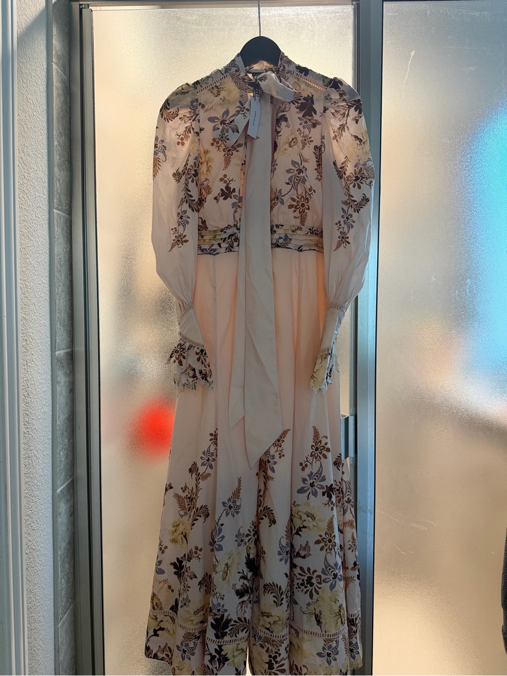 Karen Millen Pale Pink Floral Tie-Neck Midi Dress - Picture 2 of 4